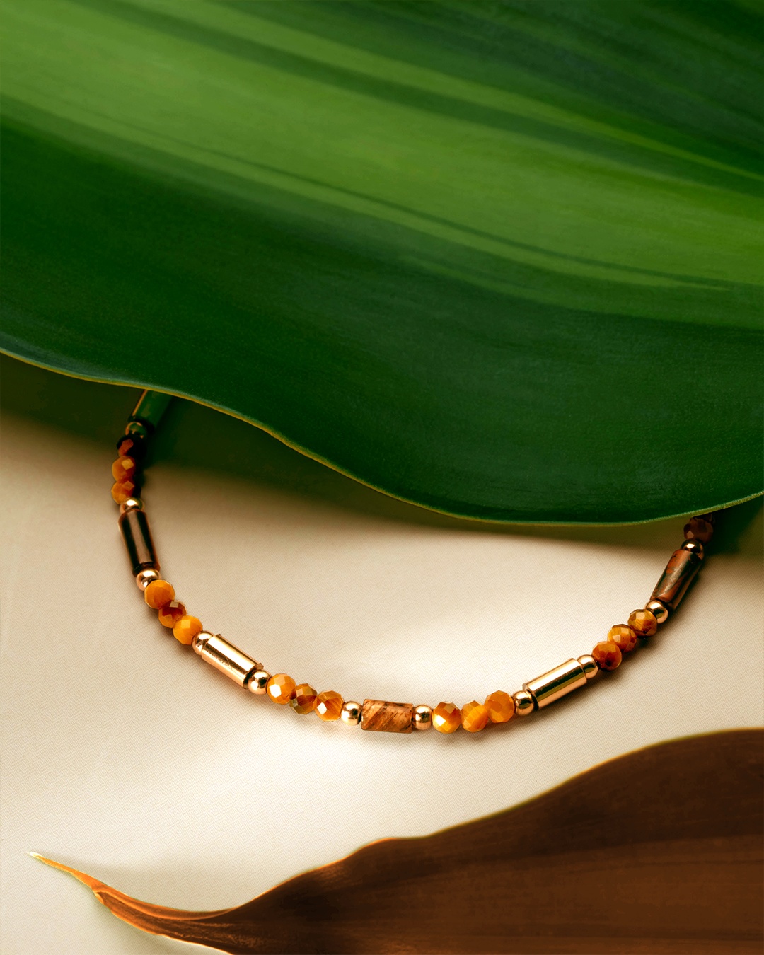 Packshot Armband Tigerauge Messilina