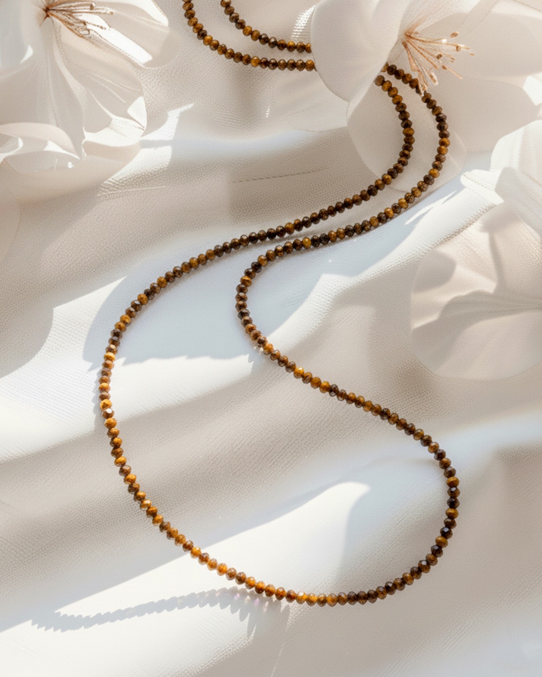 Packshot Anhänger Tigerauge Messi