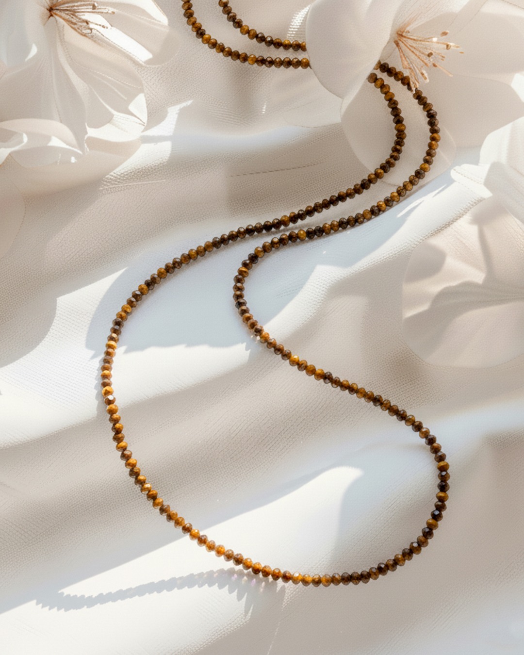 Packshot Anhänger Tigerauge Messi