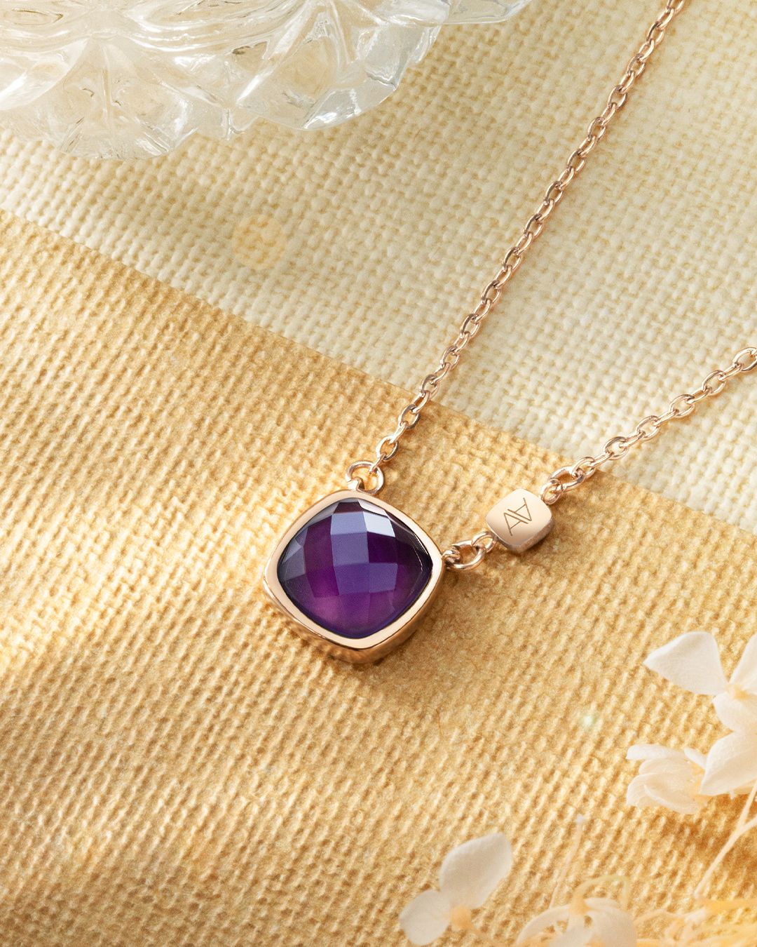 Packshot Anhänger Amethyst Scopellia Claro