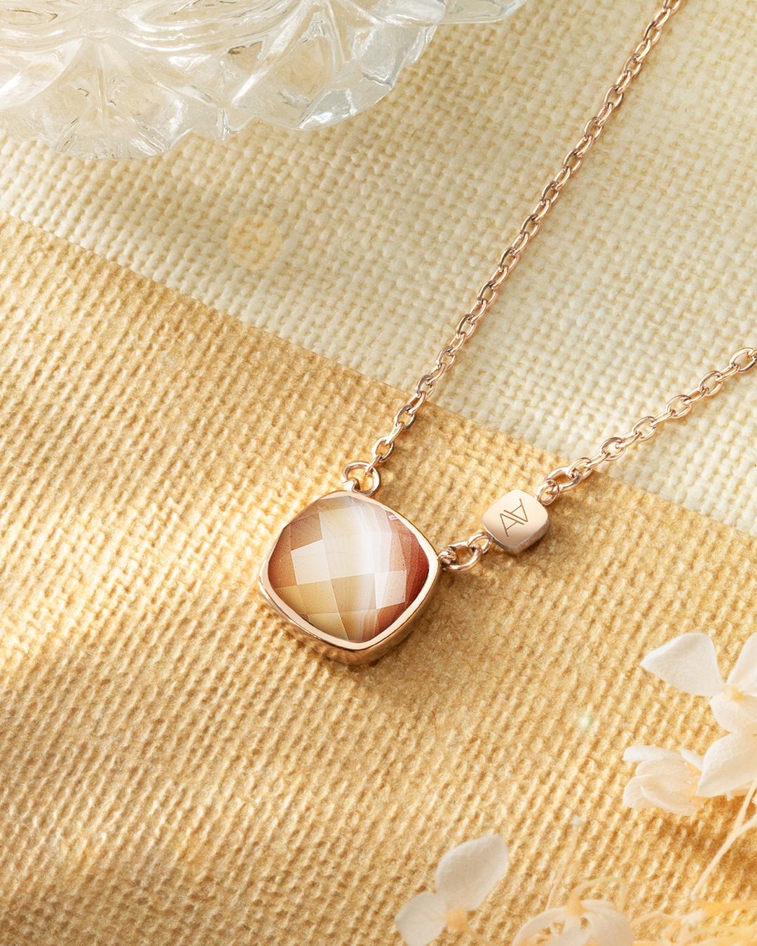 Packshot Anhänger Botswana-Achat  Avellinia Claro