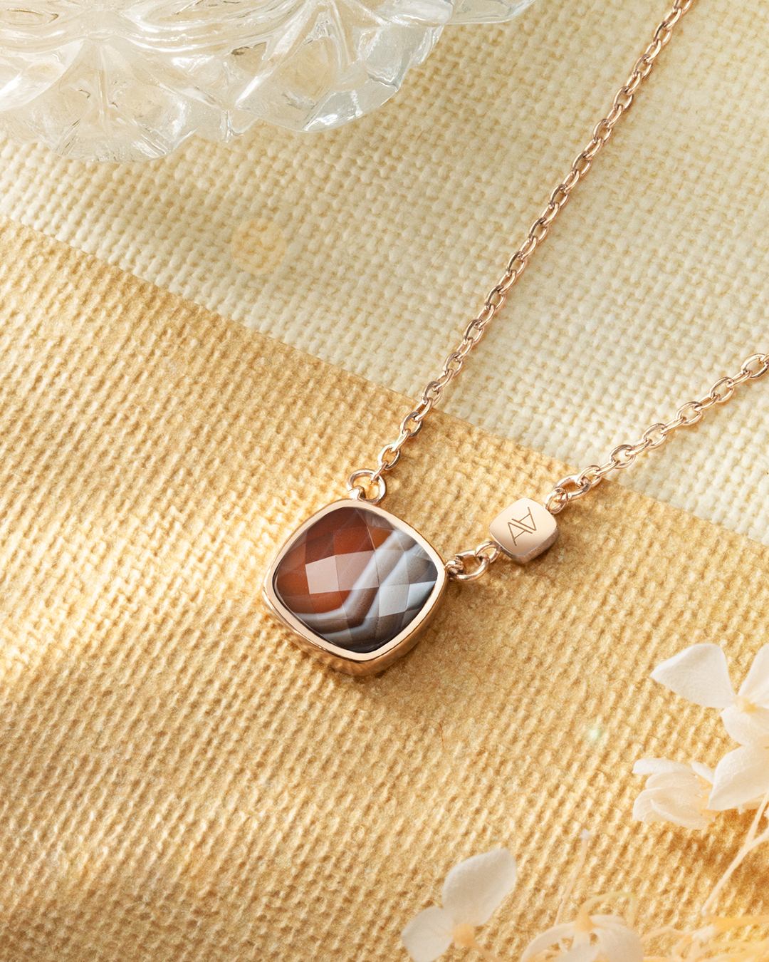 Packshot Anhänger Botswana-Achat  Avellinia Claro