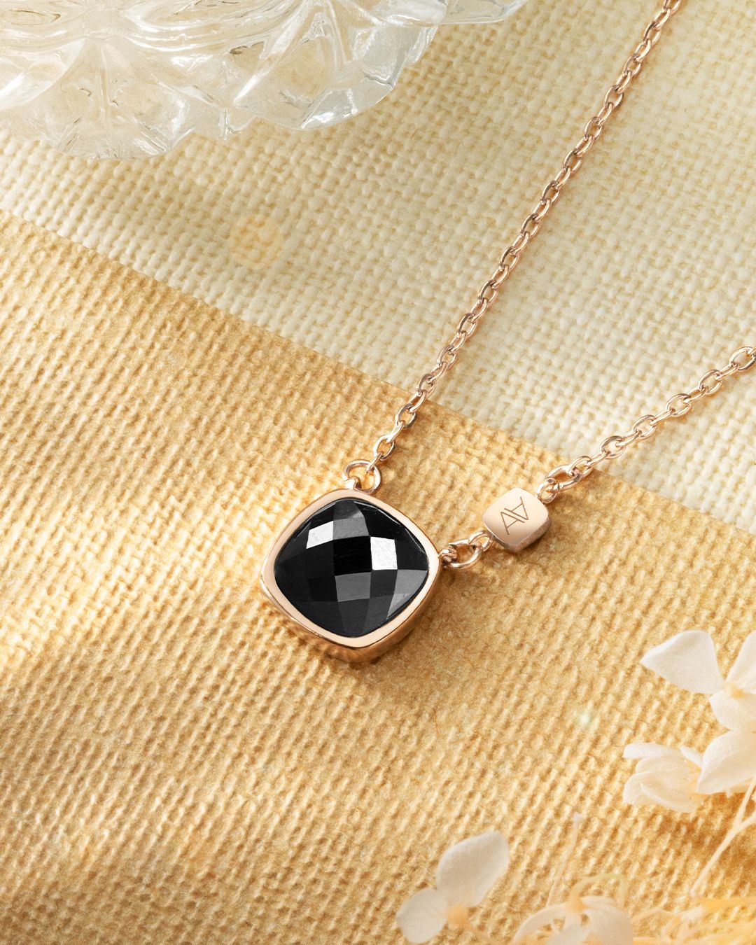 Packshot Anhänger Schwarze Turmalin Leonessia